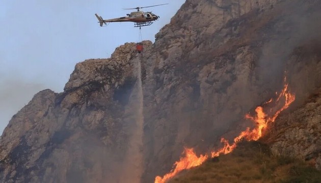 Sicilya'da orman yangınları sürüyor